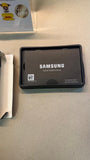 ✔️ 1x geöffneter Vitrinenaussteller Samsung 870 QVO SATA III 2,5 Zoll SSD, 4 TB 1x geöffneter Vitrinenaussteller , 560 MB/s Lesen, 530 MB/s Schreiben, Interne SSD, schnelle Festplatte als Ersatz für HDD, MZ-77Q4T0BW