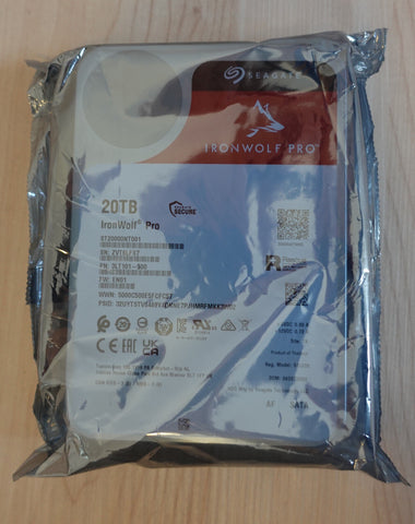 Seagate IronWolf Pro 20 TB, NAS interne Festplatte, 3.5 Zoll, 7200 U/Min, CMR, 256 MB Cache, SATA 6 GB/S, inkl. 3 Jahre Rescue Service, Modellnr.: ST20000NT001