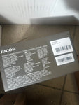 Ricoh GR IIIx Digitalkamera [Brennweite 40 mm] [Ausgestattet mit großem CMOS-Sensor im APS-C-Format mit 24 & Echtleder-Tasche GC-11 [Kompatible Modelle: GR III