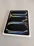 Apple 13" iPad Pro (M4): Ultra Retina XDR Display, 256 GB, 12 MP Querformat Frontkamera/12 MP Rückkamera, LiDAR Scanner, WLAN 6E und 5G Mobilfunk mit eSIM, Face ID, Standardglas – Silber