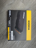 ✔️ KIOXIA EXCERIA Heatsink NVMe SSD 2TB interne SSD, optimierter Kühlkörper, PCIe Gen4 x4, Lesen 6.200MB/s, Schreiben 4.900MB/s, Schwarz