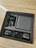 ✔️ Logitech HARMONY Elite Uni­ver­sal­fern­be­die­nung + Hub NEU OVP